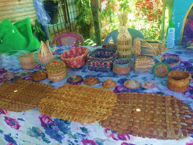 Products offered by Handicrafts Kalöm